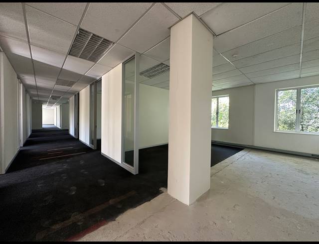 1,172M² OFFICE TO LET IN SANDTON CENTRAL